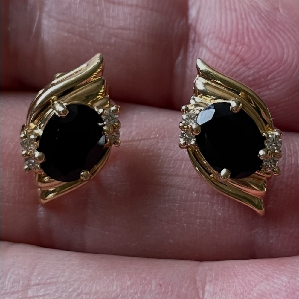 Elegant Genuine Gold Onyx & Diamond Post Earrings. EUC. Estate.